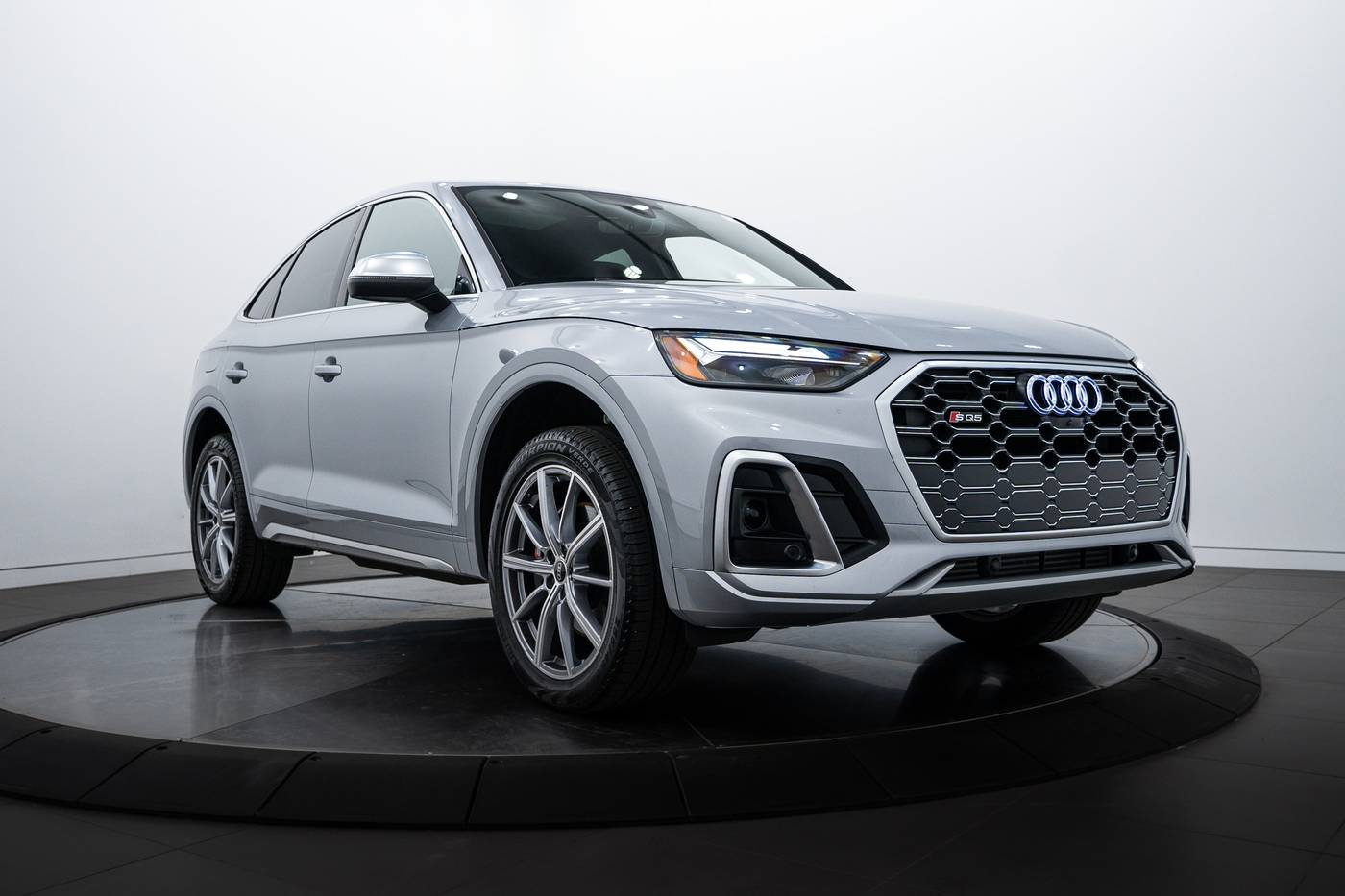 2024 Audi SQ5 Premium Plus — SUV — 5,393 mi — Highland Park, IL