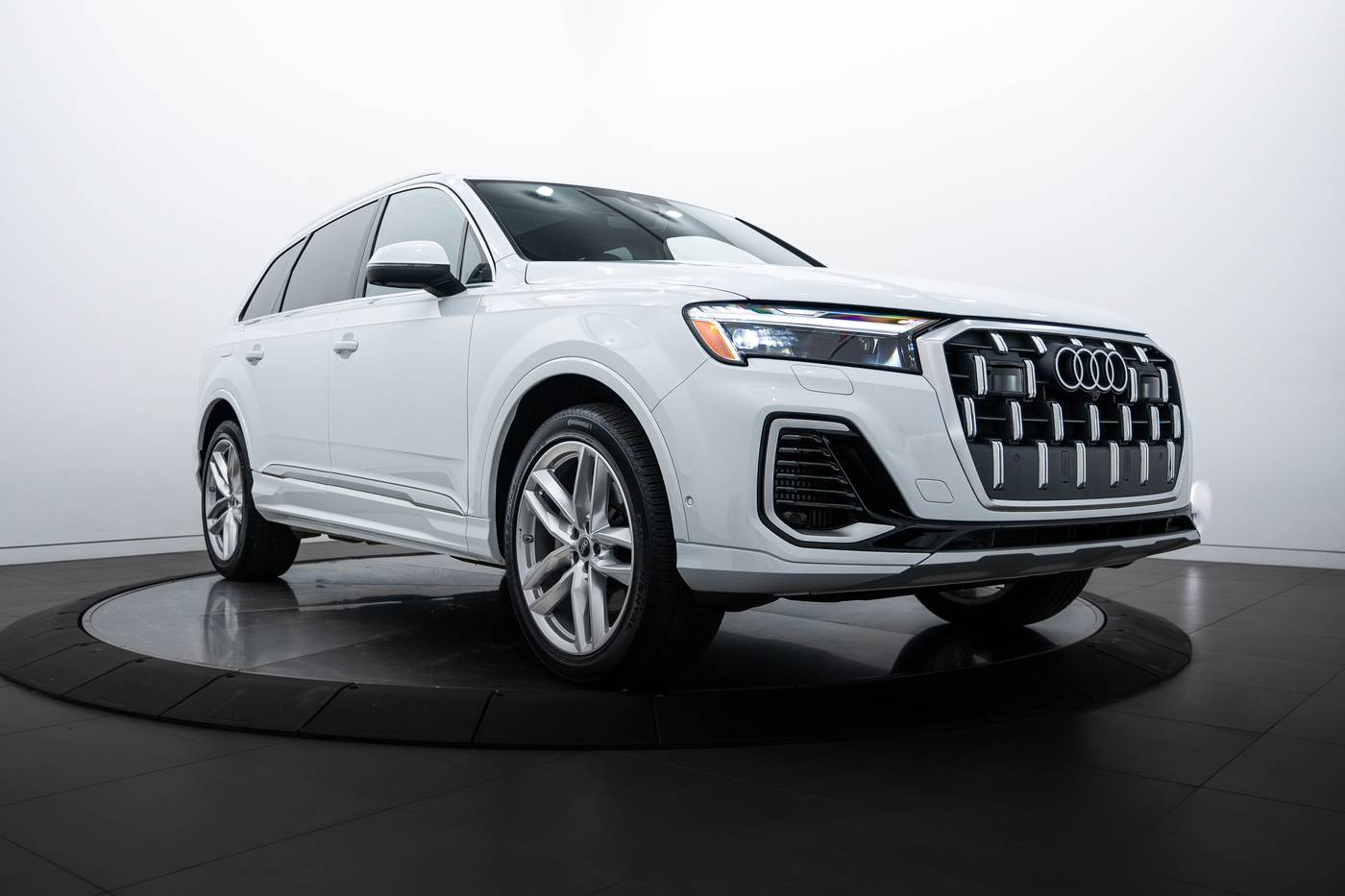 2025 Audi Q7 Premium Plus — SUV — 6,169 mi — Highland Park, IL