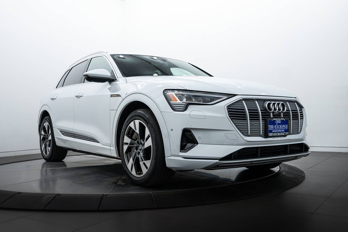 2022 Audi e-tron Premium Plus — SUV — 25,120 mi — Highland Park, IL