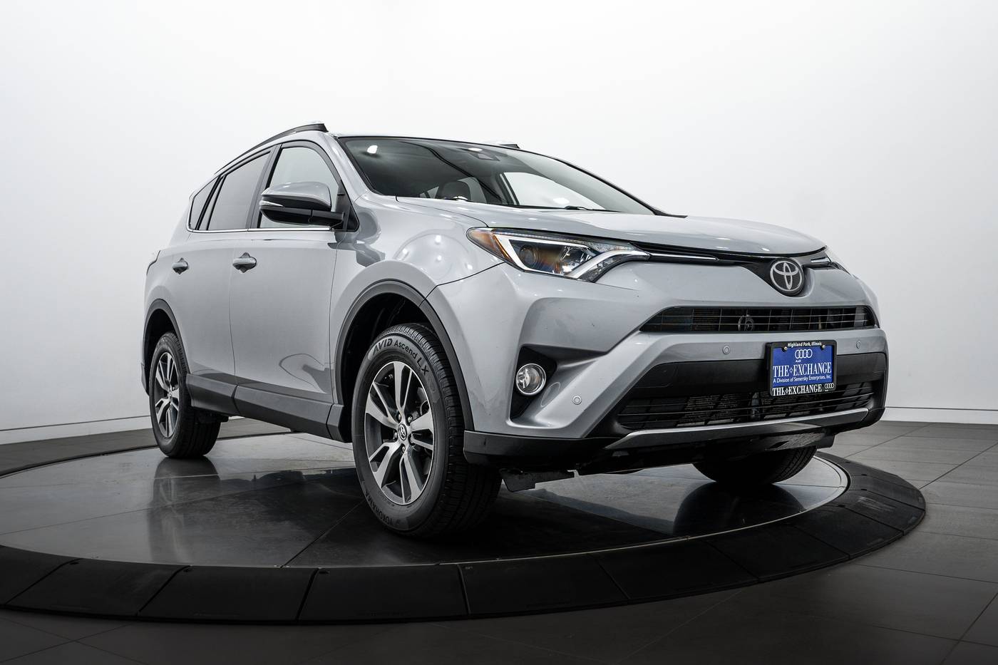 2016 Toyota RAV4 XLE — SUV — 81,698 mi — Highland Park, IL