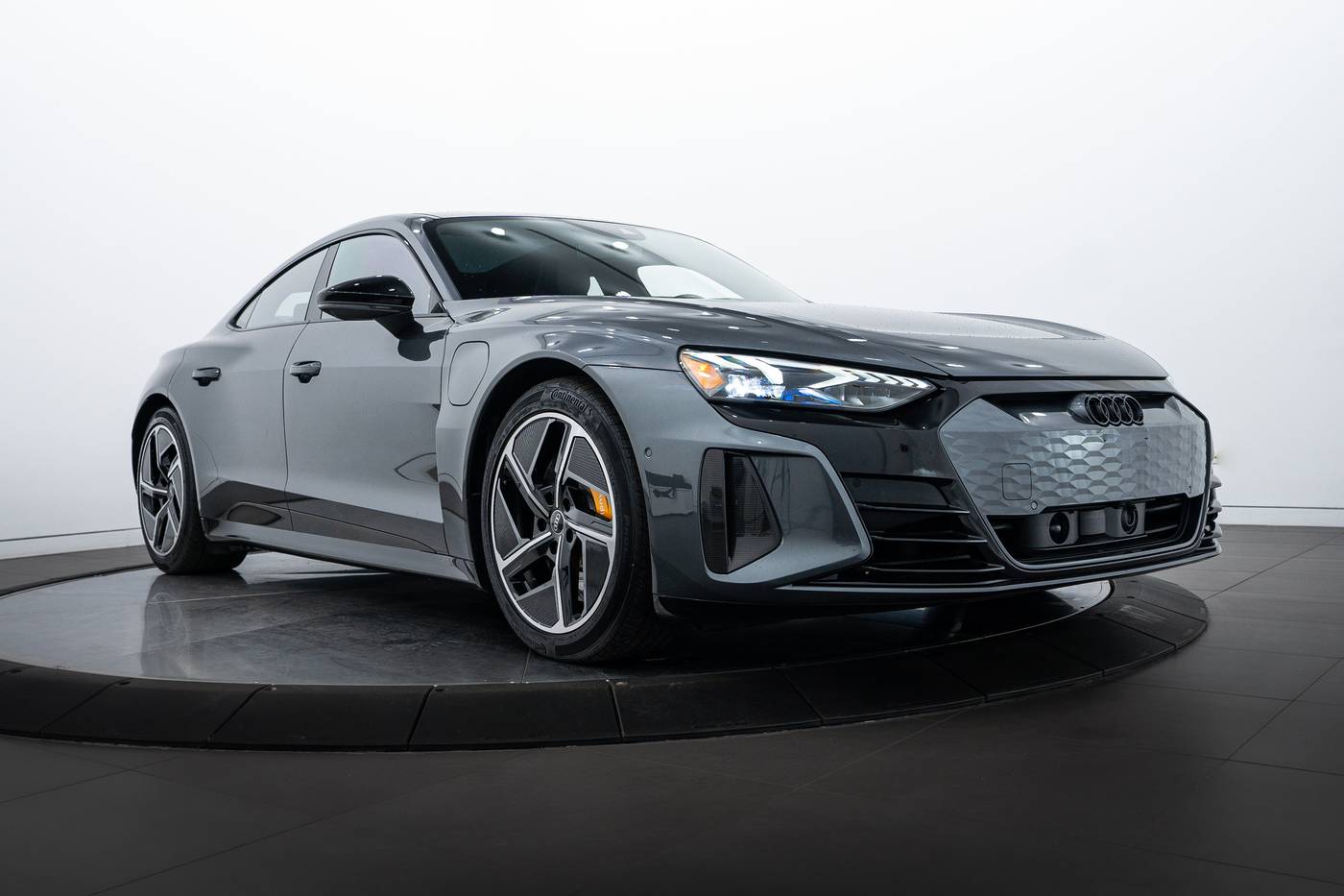 2024 Audi RS e-tron GT Standard — Sedan — 11,124 mi — Highland Park, IL