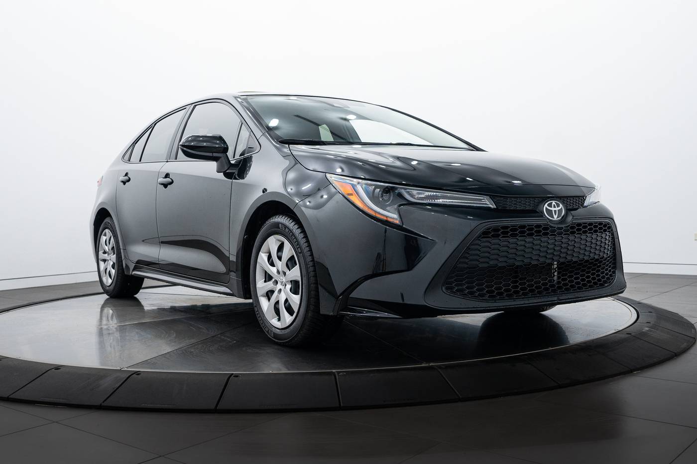 2022 Toyota Corolla LE — Sedan — 45,034 mi — Highland Park, IL