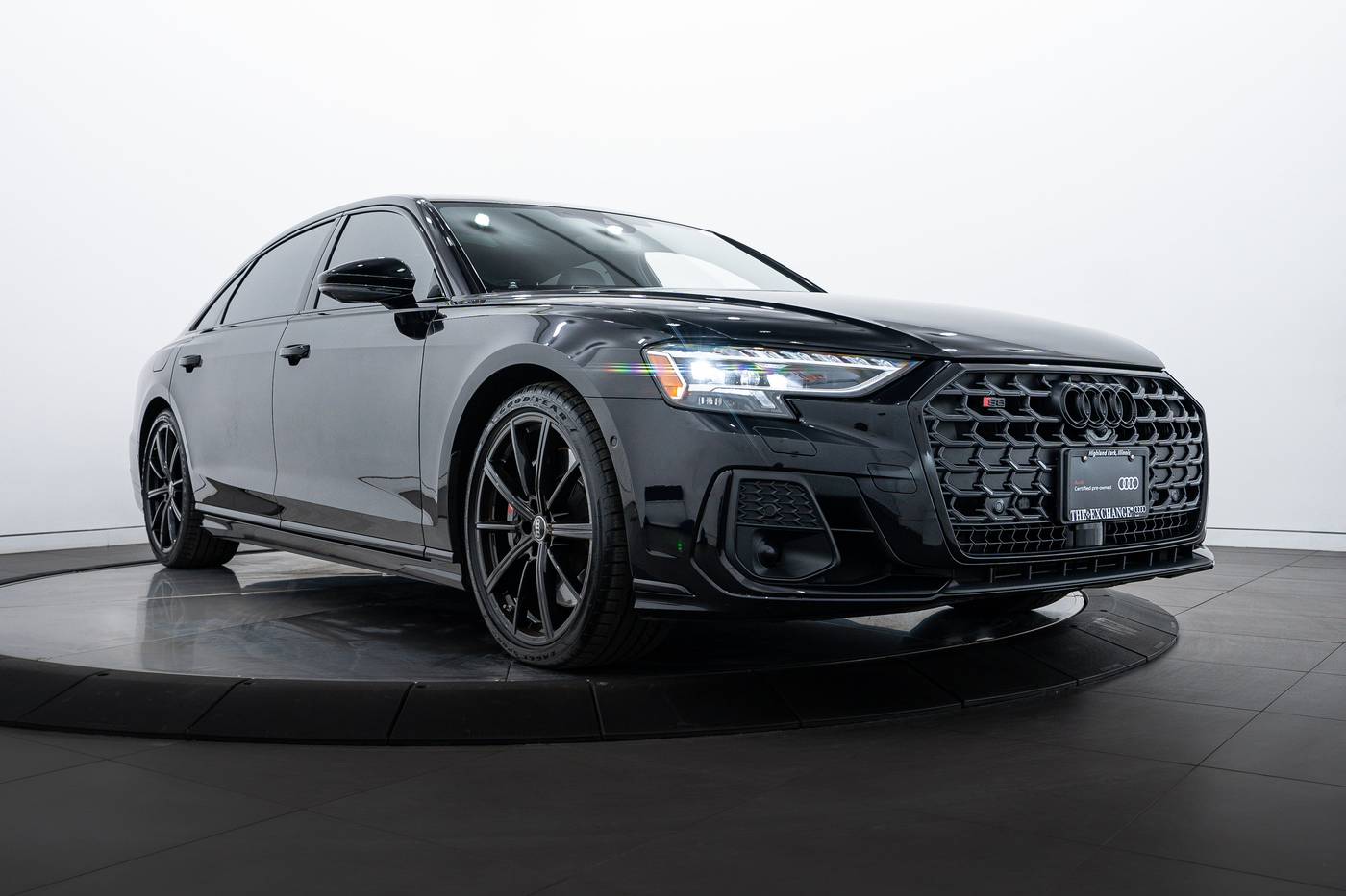 2024 Audi S8 Standard — Sedan — 14,146 mi — Highland Park, IL