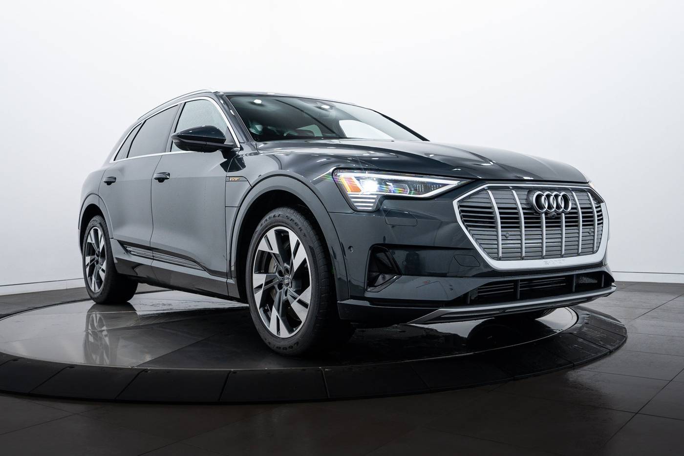 2022 Audi e-tron Premium Plus — SUV — 12,422 mi — Highland Park, IL
