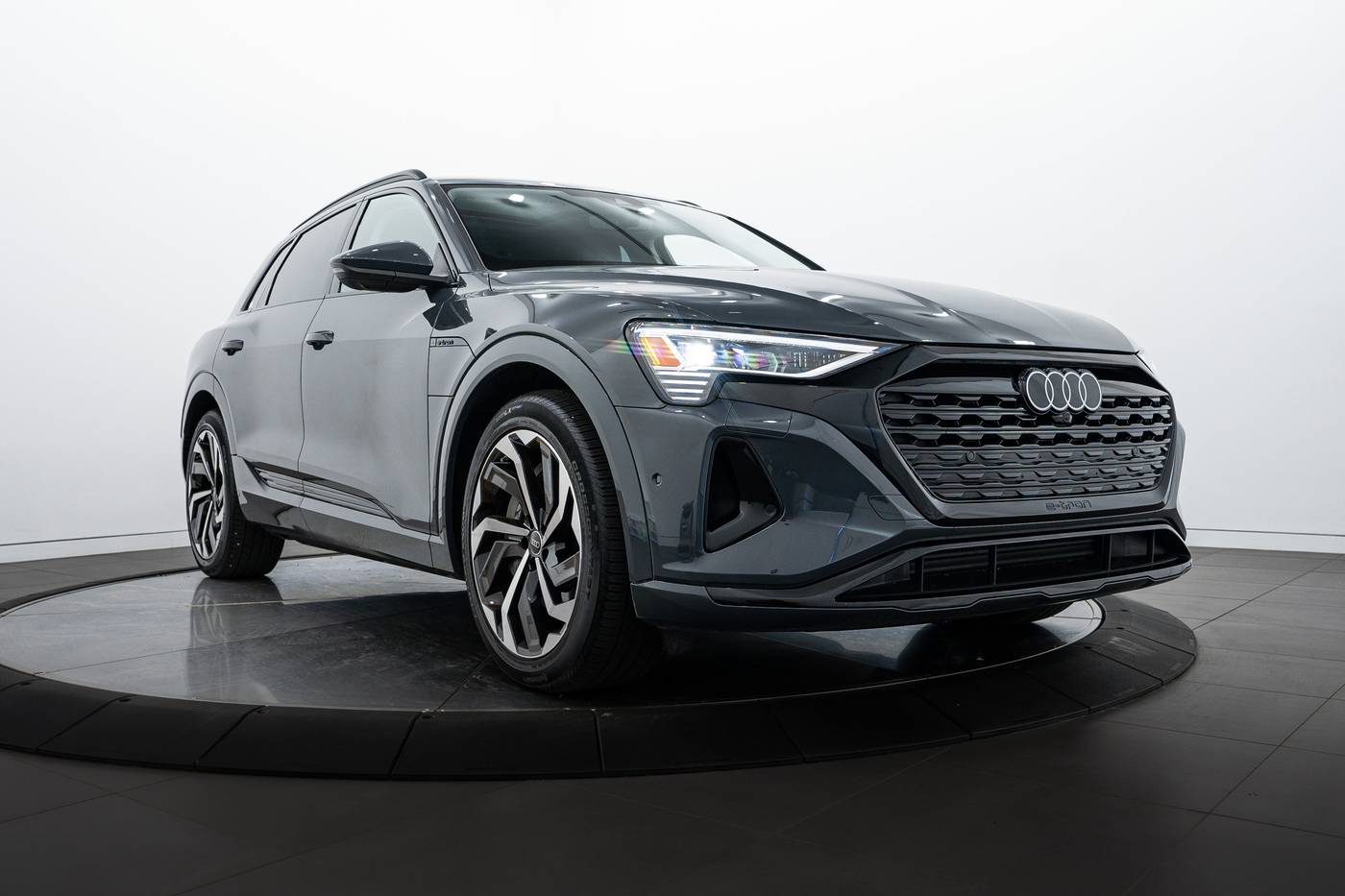 2024 Audi Q8 e-tron Premium Plus — SUV — 11,358 mi — Highland Park, IL