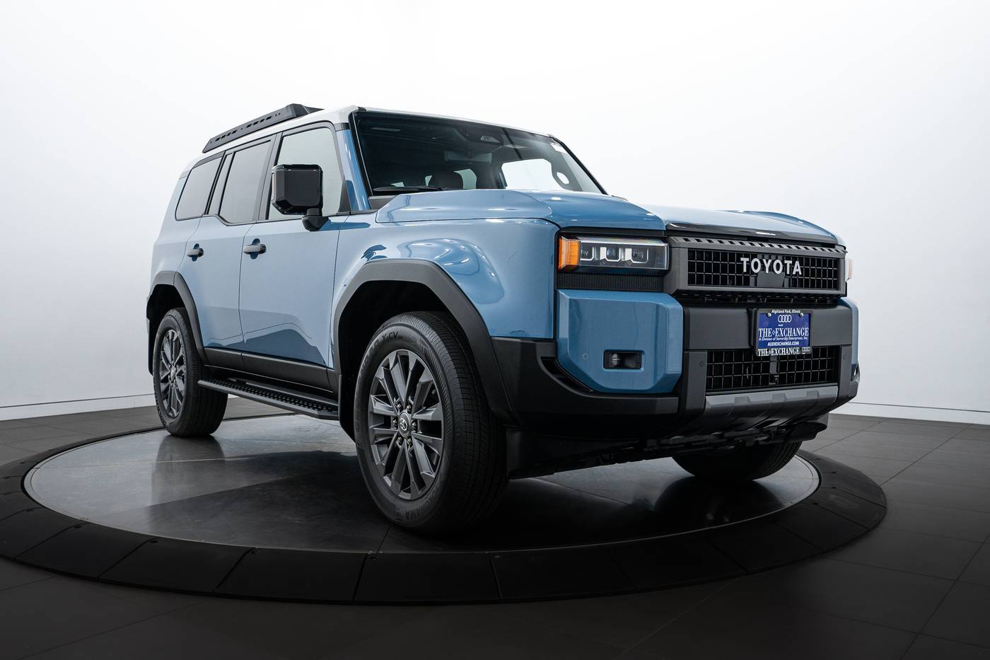 2025 Toyota Land Cruiser Base — SUV — 3,201 mi — Highland Park, IL