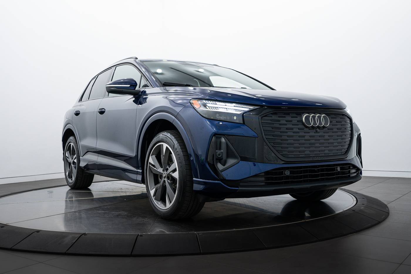 2023 Audi Q4 e-tron Prestige — SUV — 10,189 mi — Highland Park, IL