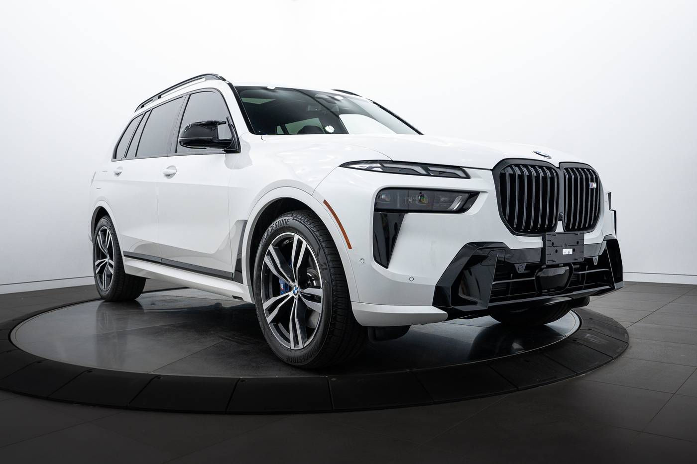2025 BMW X7 M60i — SUV — 1,061 mi — Highland Park, IL