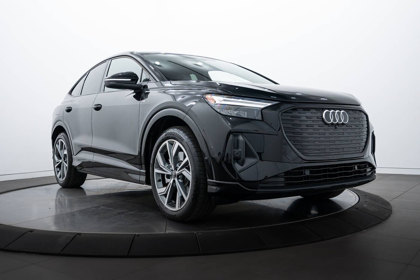 2024 Audi Q4 e-tron Premium Plus — SUV — 2,663 mi — Highland Park, IL