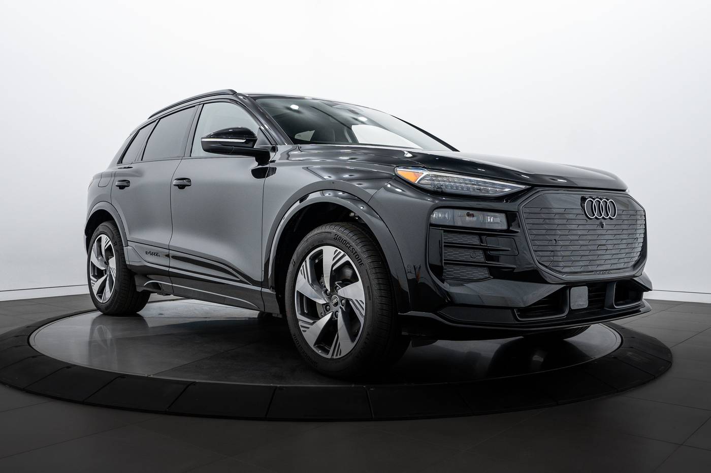 2025 Audi Q6 e-tron Premium Plus — SUV — 16 mi — Highland Park, IL