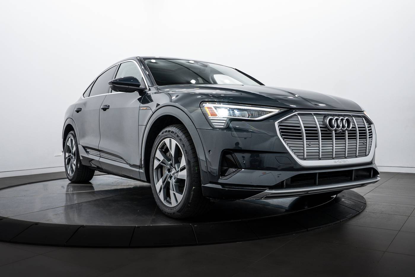2020 Audi e-tron Premium Plus — SUV — 20,517 mi — Highland Park, IL