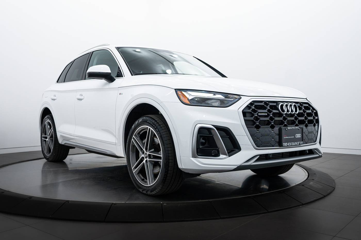 2025 Audi Q5 Plug-In Hybrid e Premium — SUV — 2,094 mi — Highland Park, IL