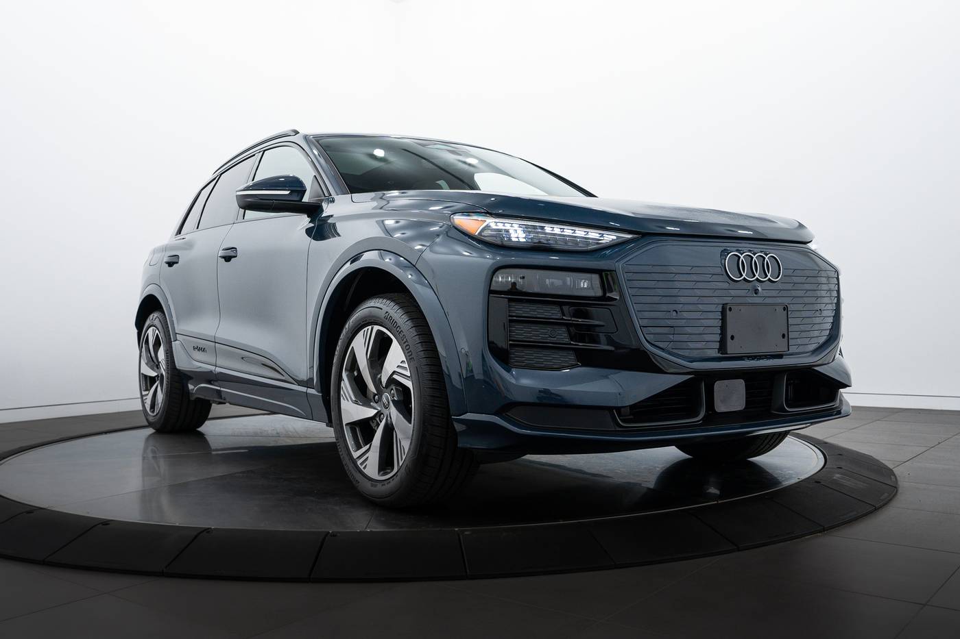 2025 Audi Q6 e-tron Premium Plus — SUV — 4,476 mi — Highland Park, IL