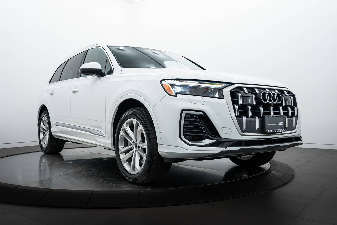 2025 Audi Q7 Premium — SUV — 3,128 mi — Highland Park, IL