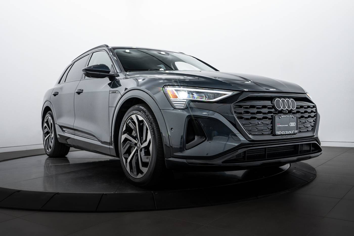 2024 Audi Q8 e-tron Premium Plus — SUV — 17,618 mi — Highland Park, IL