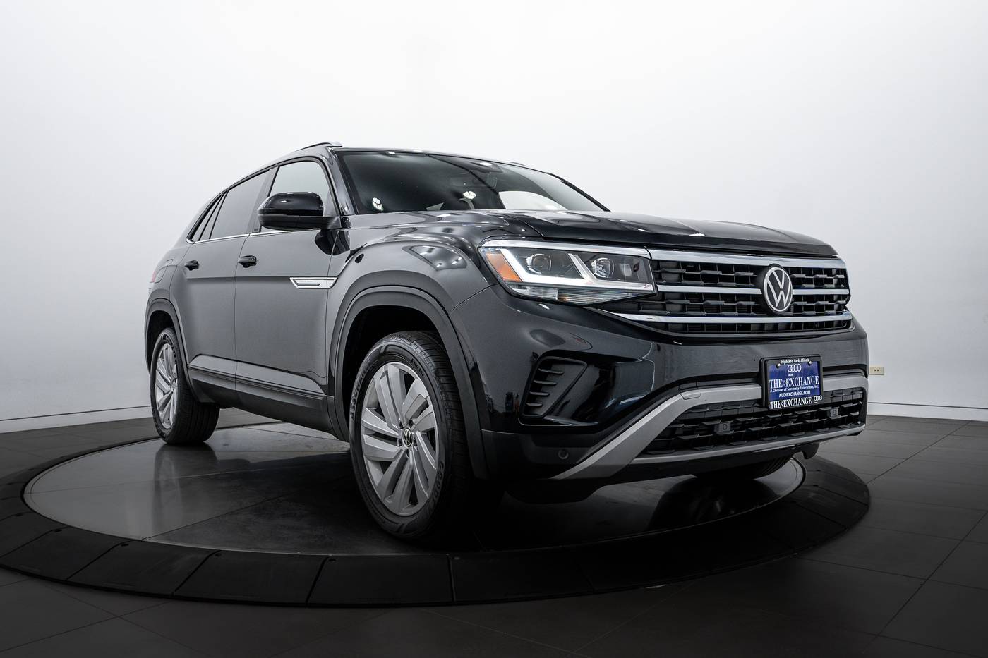 2021 Volkswagen Atlas Cross Sport SE with Technology — SUV — 33,926 mi — Highland Park, IL