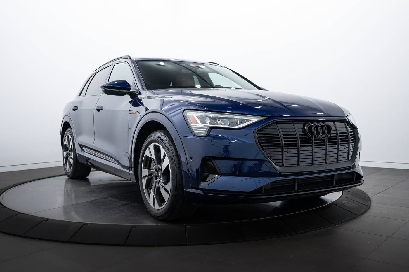 2022 Audi e-tron Premium — SUV — 30,160 mi — Highland Park, IL