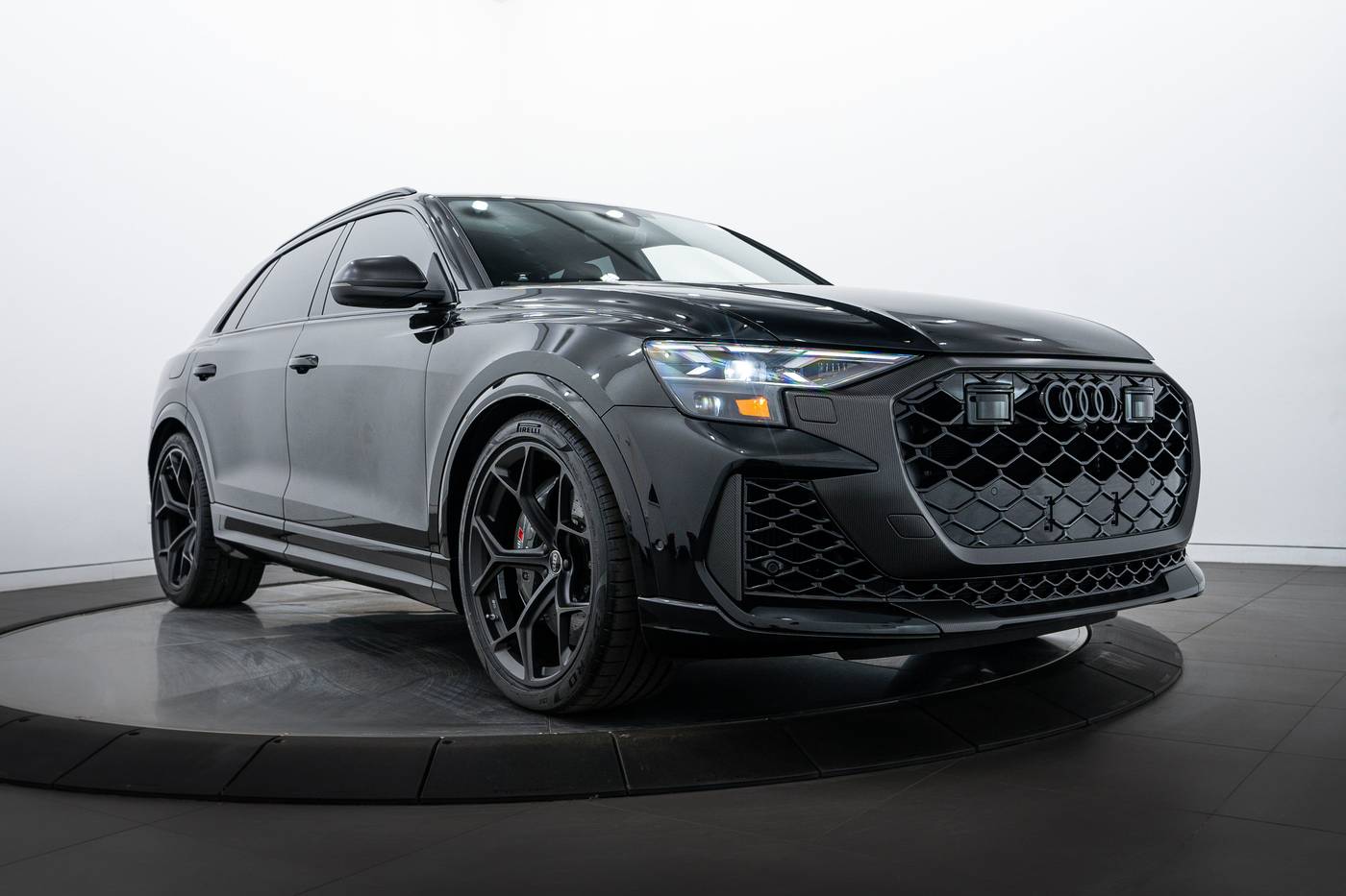 2025 Audi RS Q8 performance — SUV — 2,615 mi — Highland Park, IL