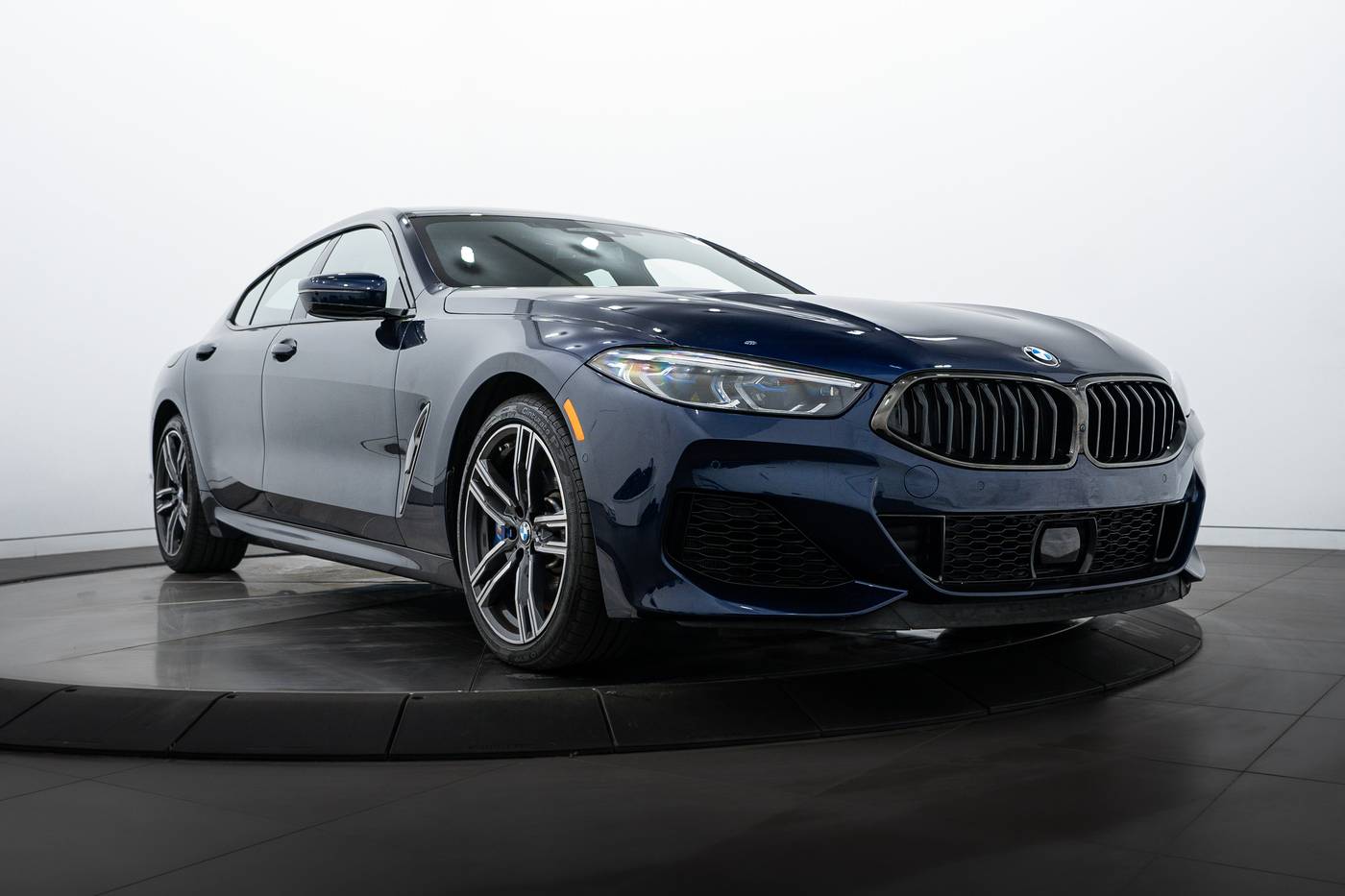 2022 BMW 8 Series M850i — Sedan — 22,546 mi — Highland Park, IL