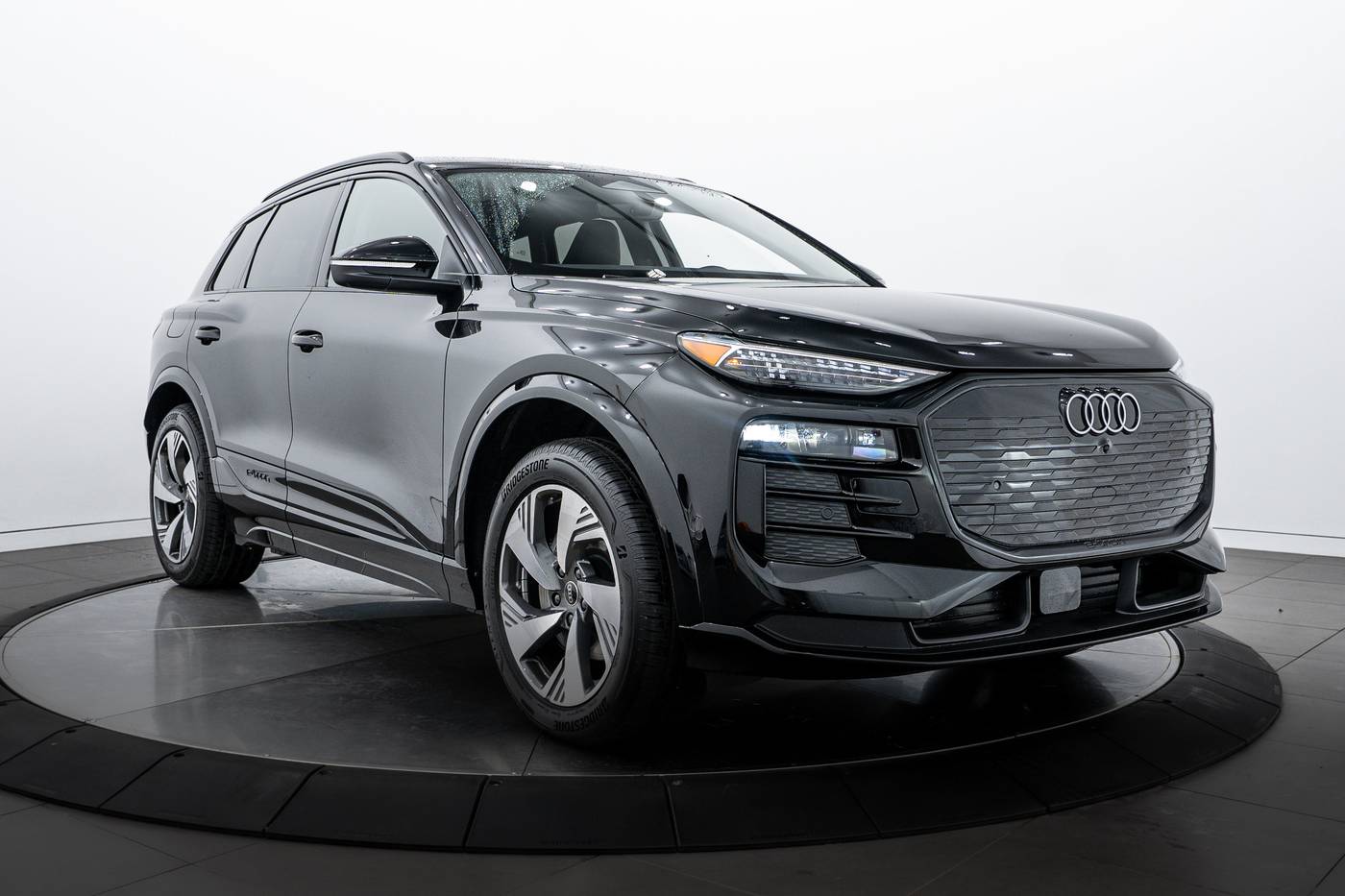2025 Audi Q6 e-tron Premium Plus — SUV — 2,550 mi — Highland Park, IL