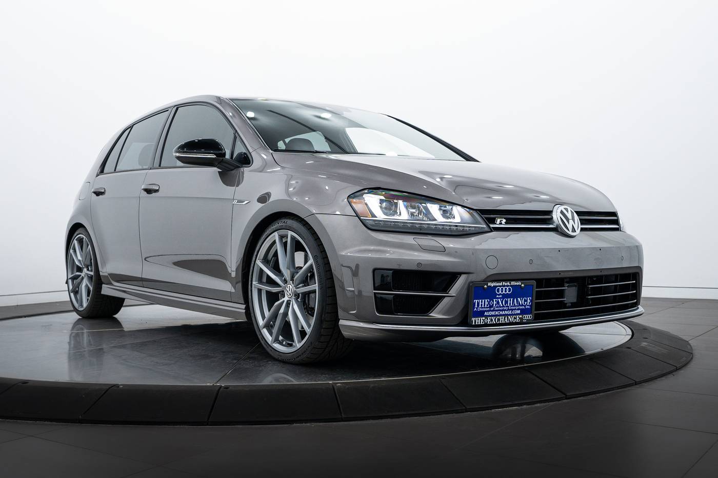 2017 Volkswagen Golf R Base — Hatchback — 32,198 mi — Highland Park, IL