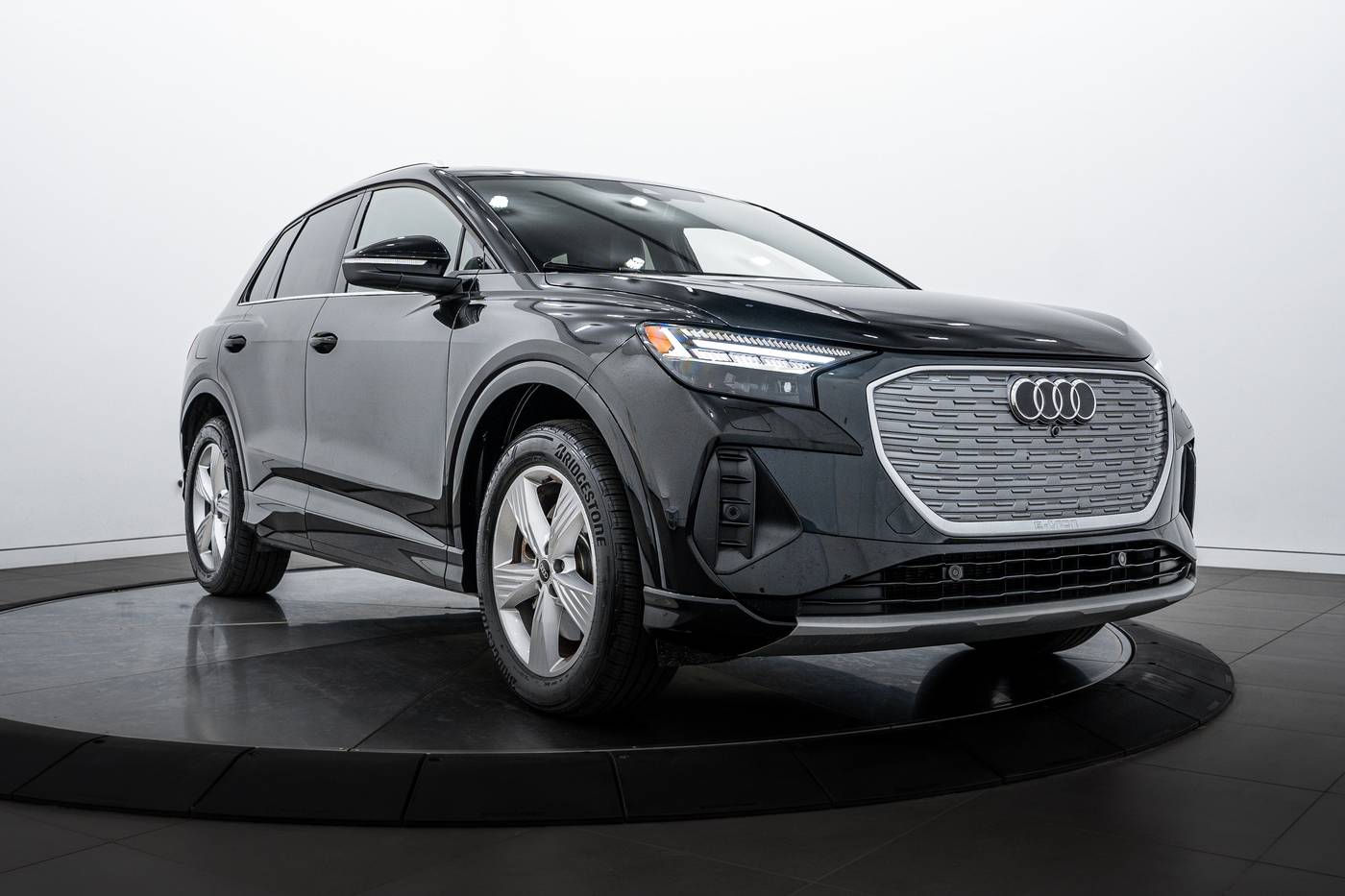 2022 Audi Q4 e-tron Prestige — SUV — 35,672 mi — Highland Park, IL
