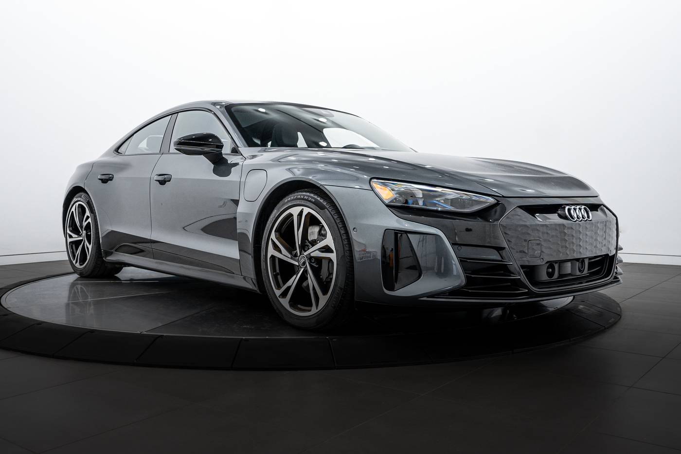 2022 Audi e-tron GT Prestige — Sedan — 16,884 mi — Highland Park, IL