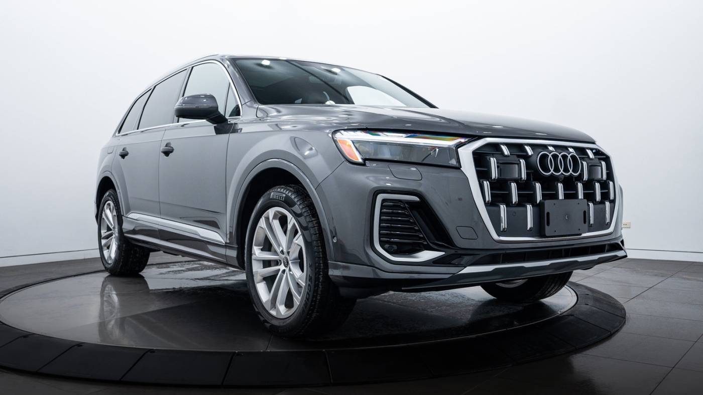 2025 Audi Q7 Premium Plus — SUV — 2,088 mi — Highland Park, IL