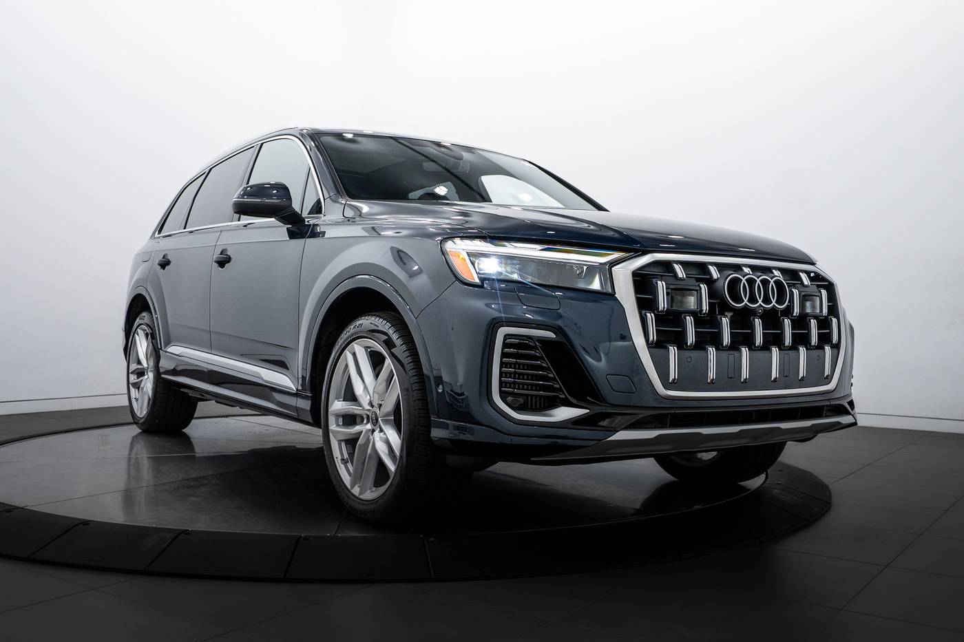 2025 Audi Q7 Premium Plus — SUV — 12,775 mi — Highland Park, IL