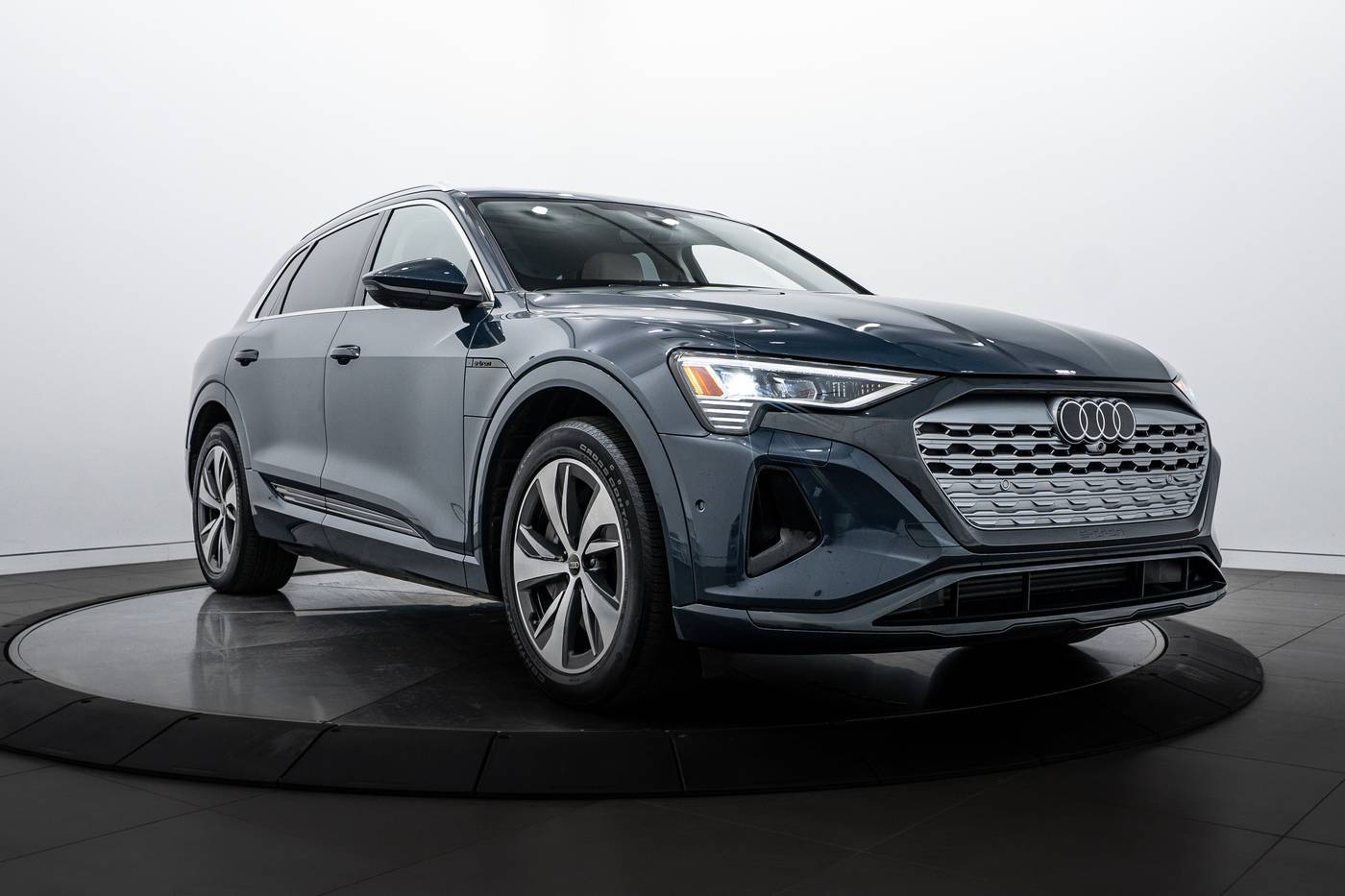 2024 Audi Q8 e-tron Premium Plus — SUV — 12,942 mi — Highland Park, IL