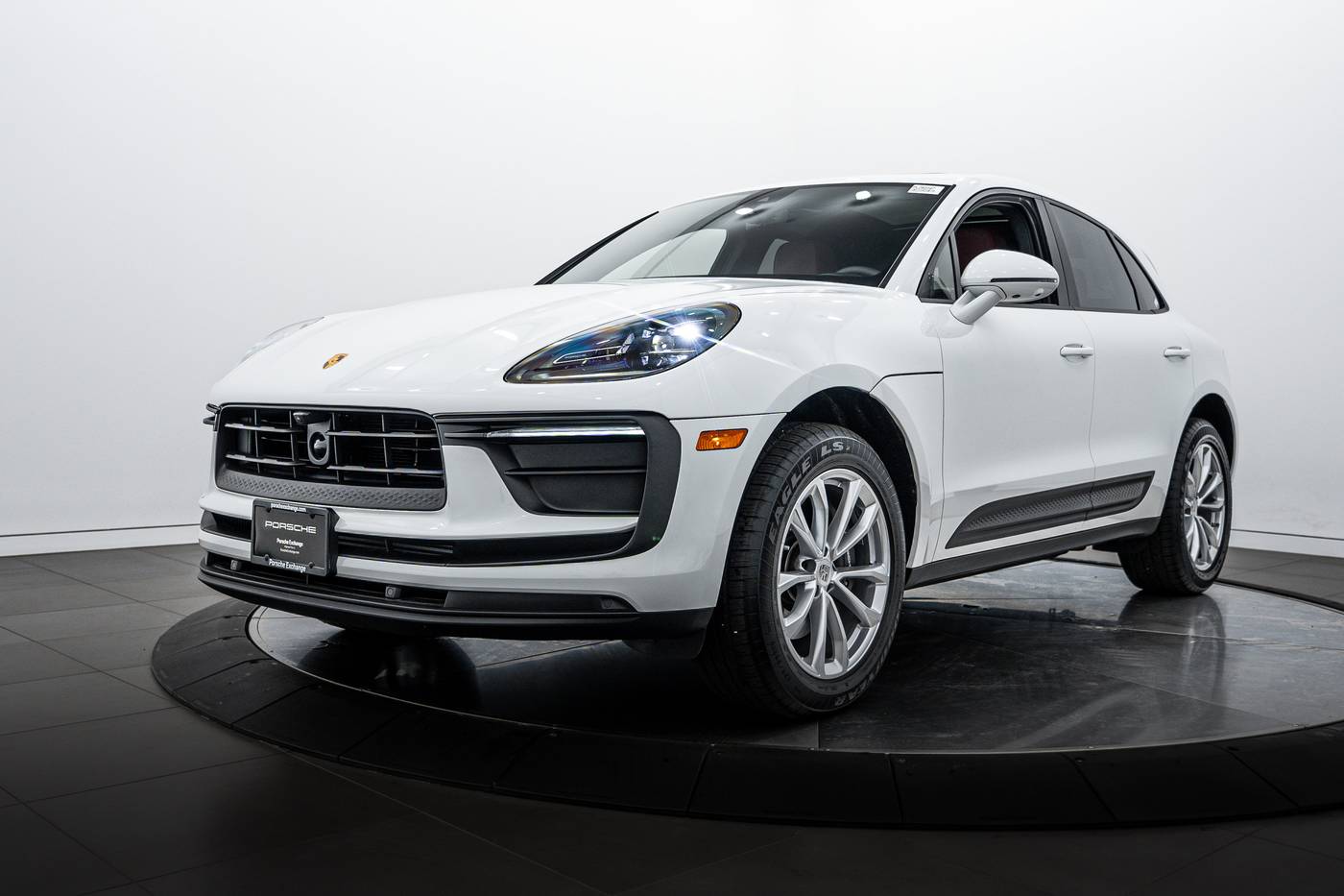 2025 Porsche Macan Standard — SUV — 2,985 mi — Highland Park, IL
