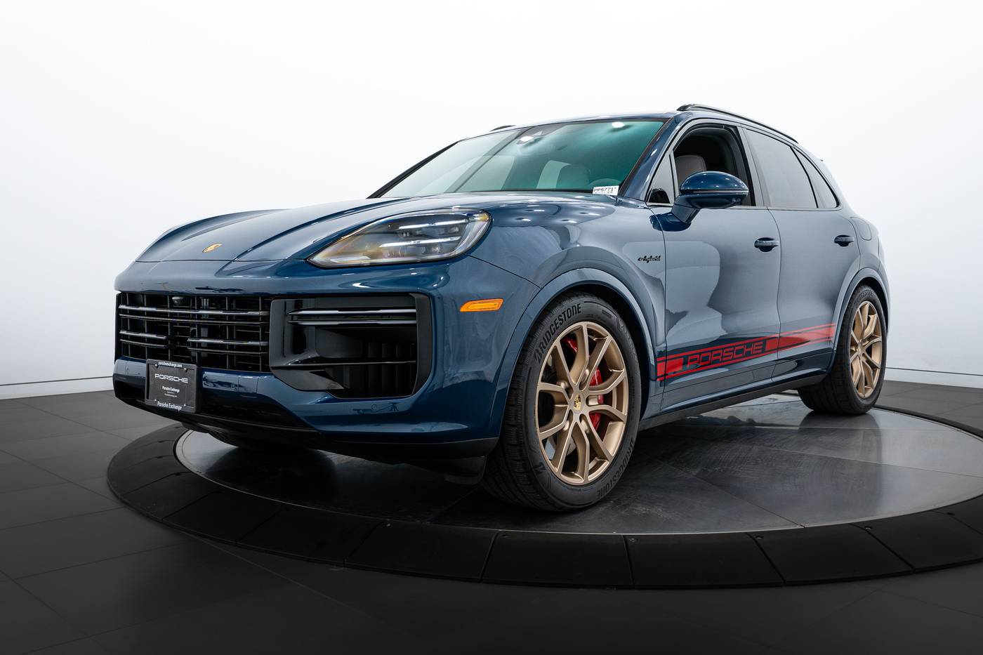 2024 Porsche Cayenne Turbo E-Hybrid — SUV — 4,723 mi — Highland Park, IL
