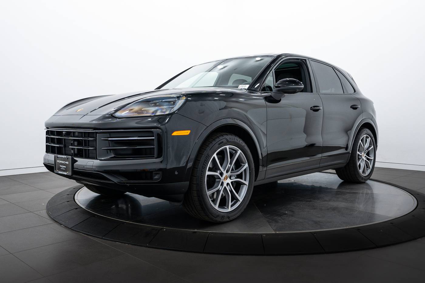 2025 Porsche Cayenne Cayenne — SUV — 3,744 mi — Highland Park, IL