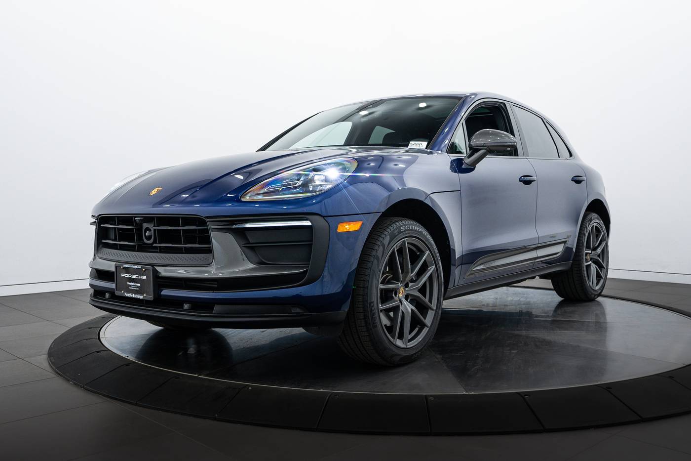 2025 Porsche Macan T — SUV — 3,311 mi — Highland Park, IL