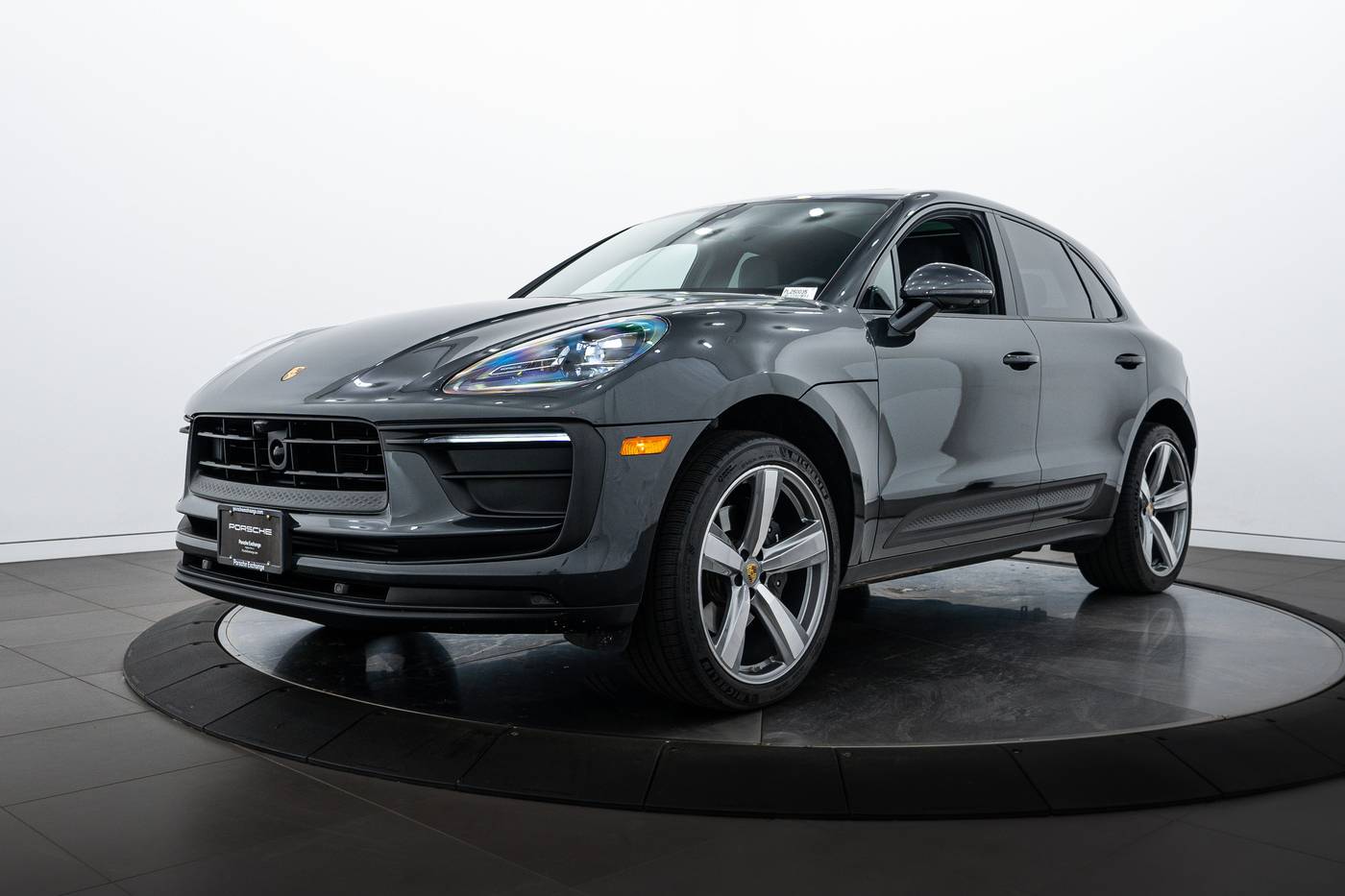 2025 Porsche Macan Macan — SUV — 4,995 mi — Highland Park, IL