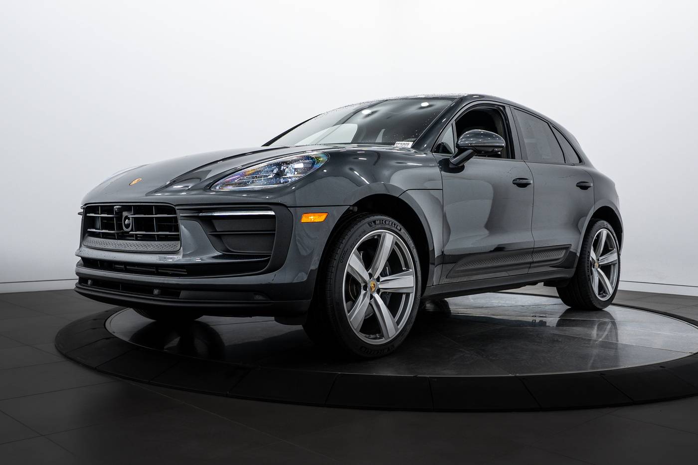 2023 Porsche Macan Standard — SUV — 17,691 mi — Highland Park, IL