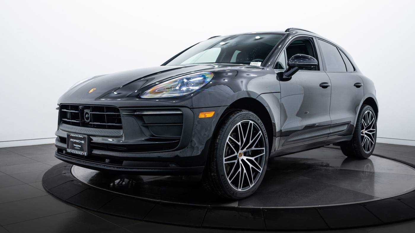 2024 Porsche Macan Standard — SUV — 4,915 mi — Highland Park, IL