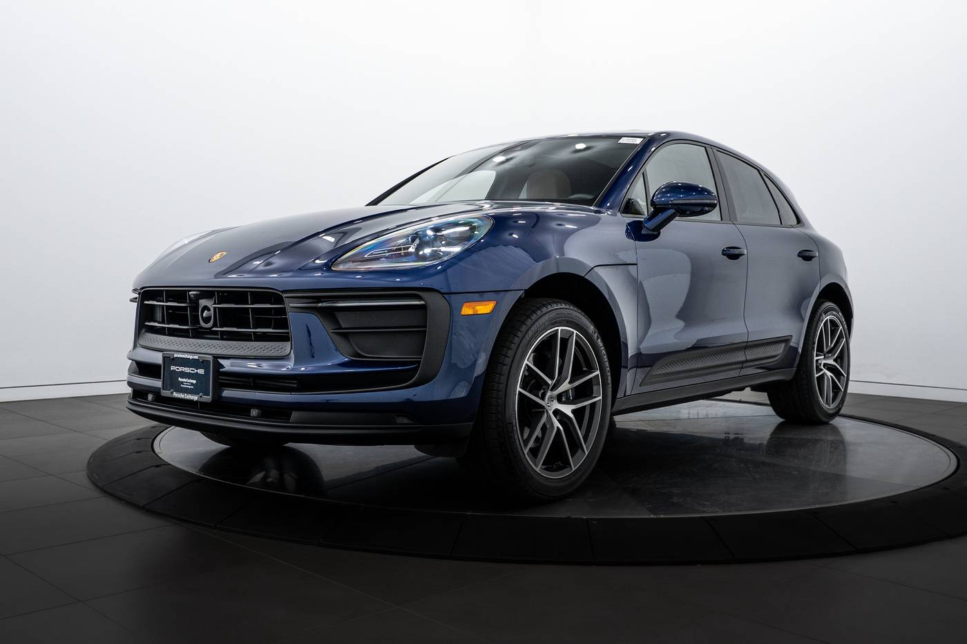 2025 Porsche Macan Macan — SUV — 2,472 mi — Highland Park, IL