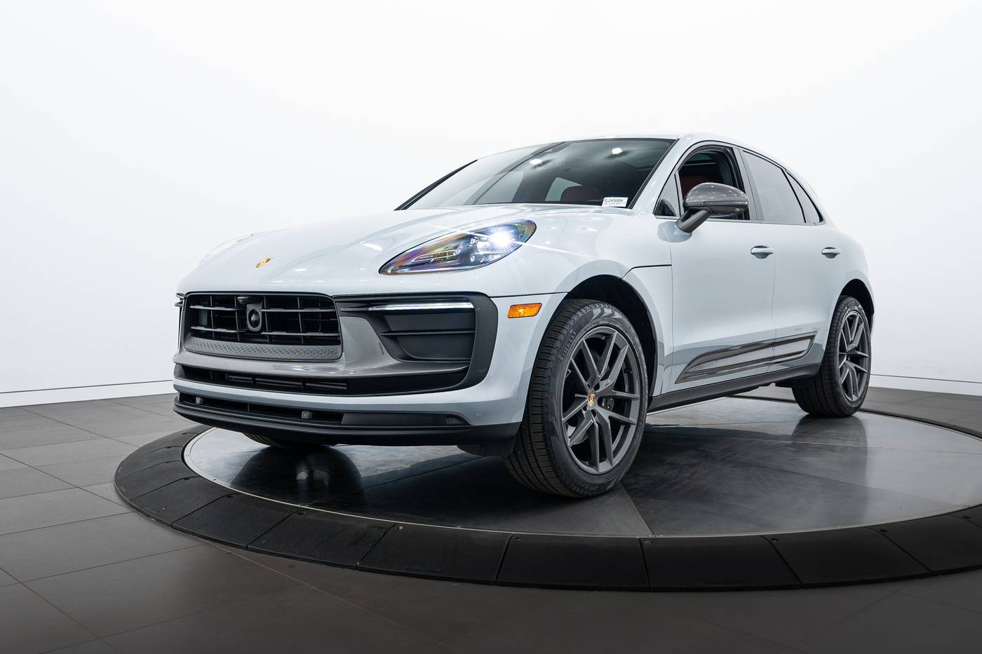 2024 Porsche Macan T — SUV — 15,738 mi — Highland Park, IL