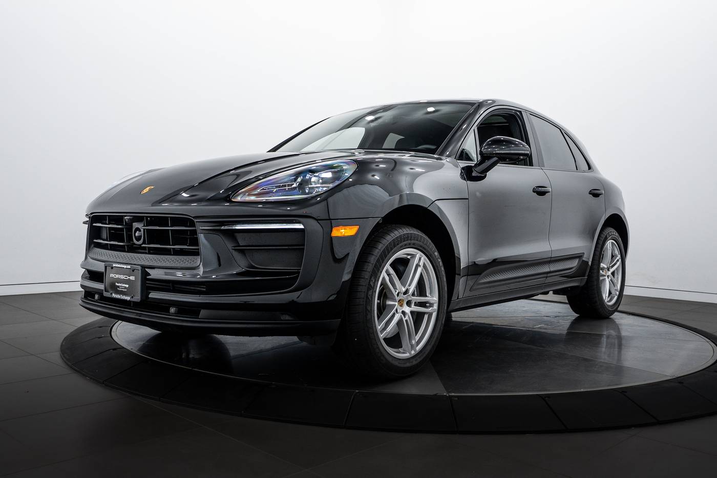 2025 Porsche Macan Standard — SUV — 2,876 mi — Highland Park, IL