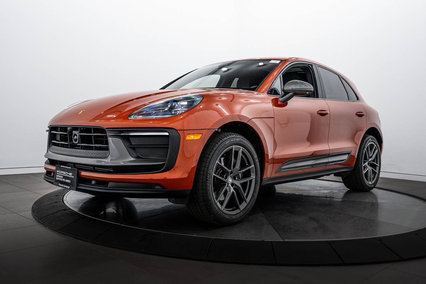 2025 Porsche Macan T — SUV — 3,360 mi — Highland Park, IL