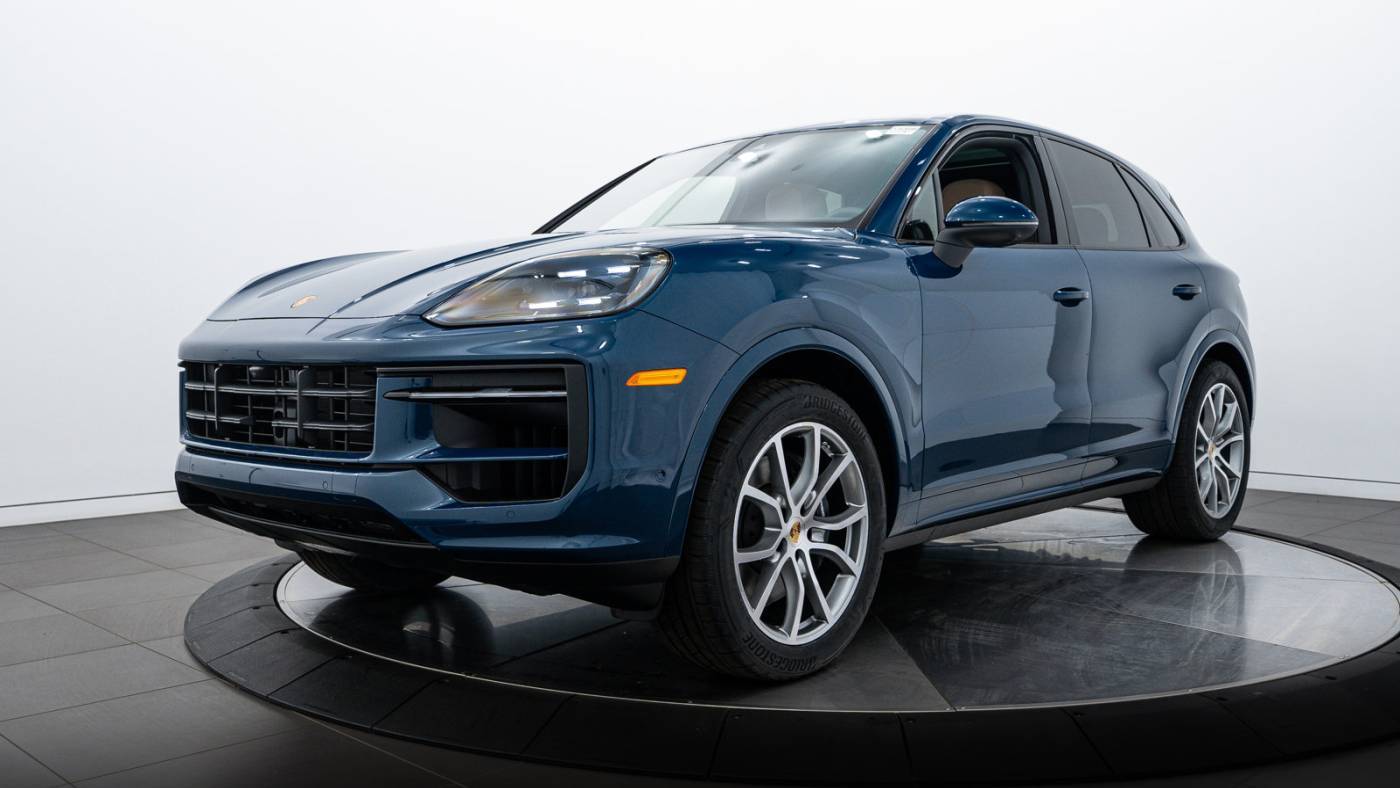 2024 Porsche Cayenne Standard — SUV — 4,169 mi — Highland Park, IL