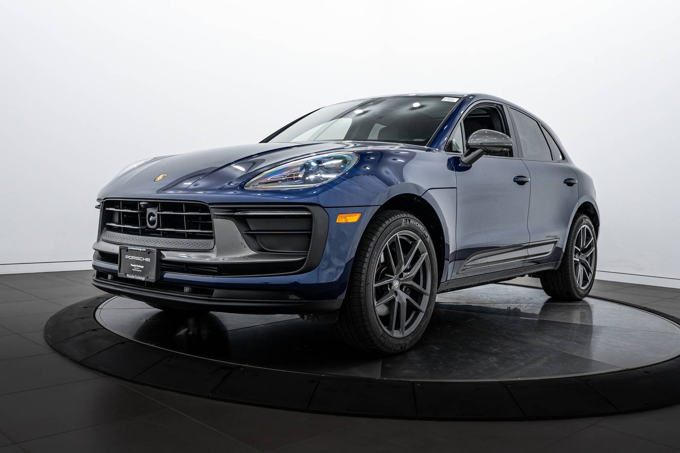 2025 Porsche Macan T — SUV — 2,950 mi — Highland Park, IL