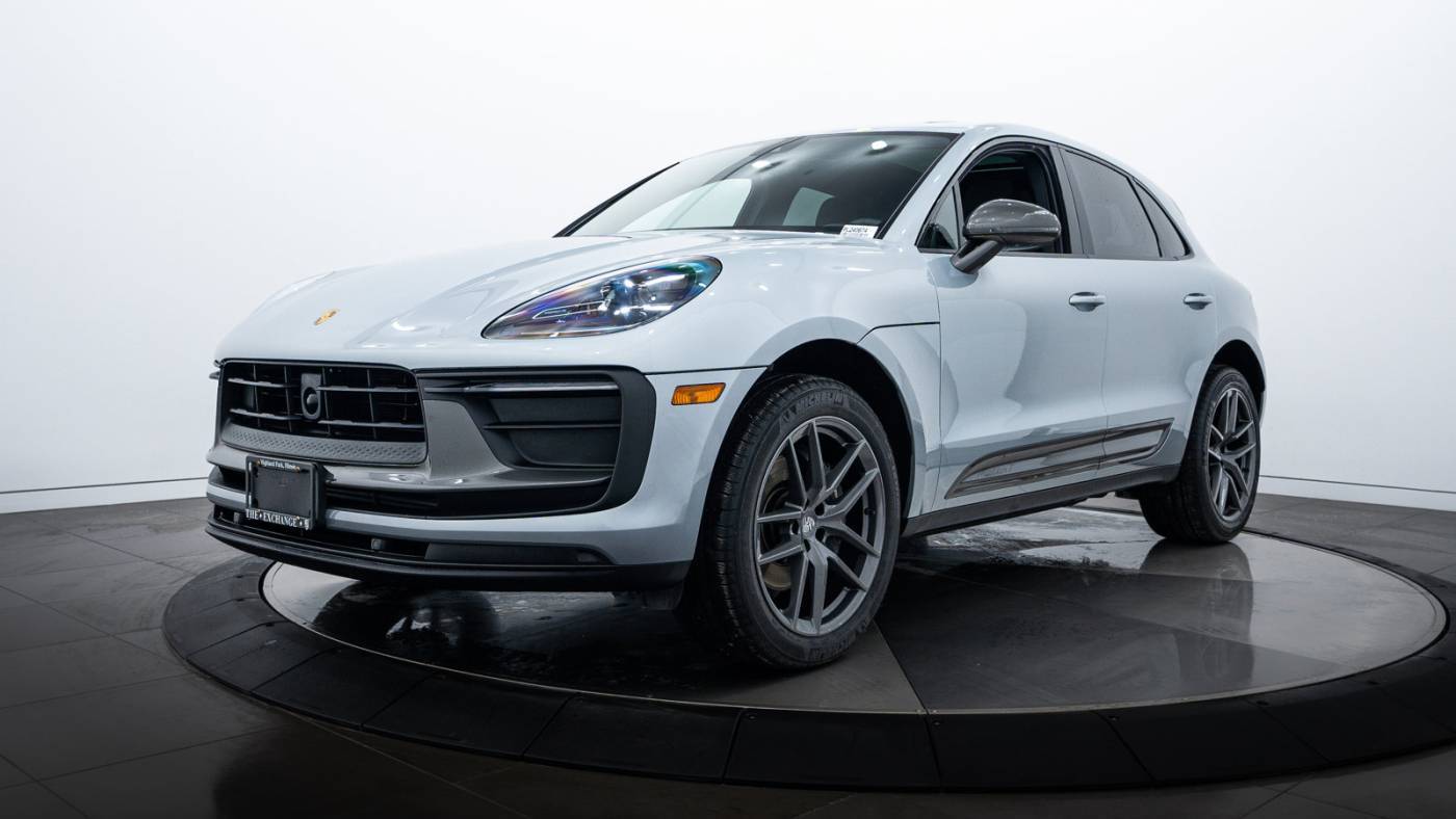 2024 Porsche Macan T — SUV — 4,100 mi — Highland Park, IL