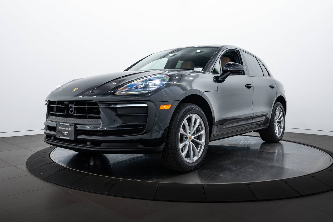 2025 Porsche Macan Macan — SUV — 6,539 mi — Highland Park, IL