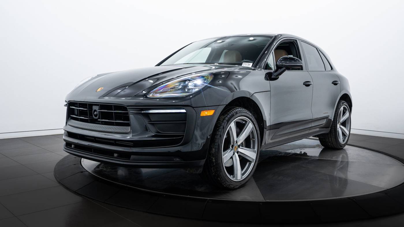 2022 Porsche Macan Standard — SUV — 17,713 mi — Highland Park, IL