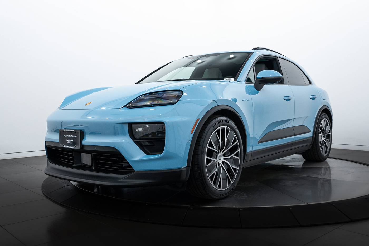 2024 Porsche Macan Electric 4 — SUV — 3,033 mi — Highland Park, IL