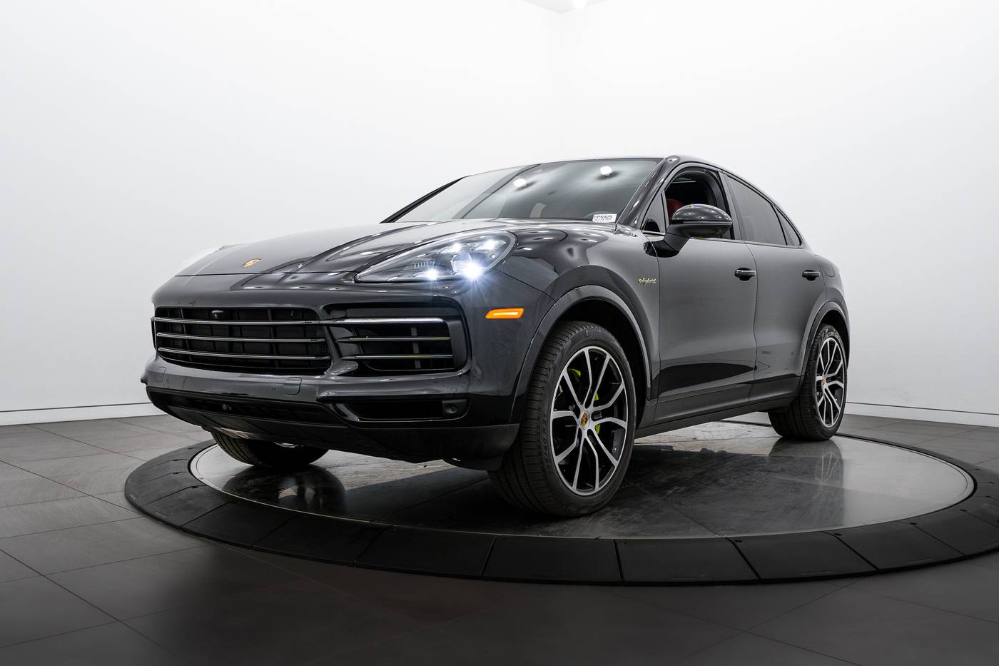 2023 Porsche Cayenne E-Hybrid Platinum Edition — SUV — 37,467 mi — Highland Park, IL