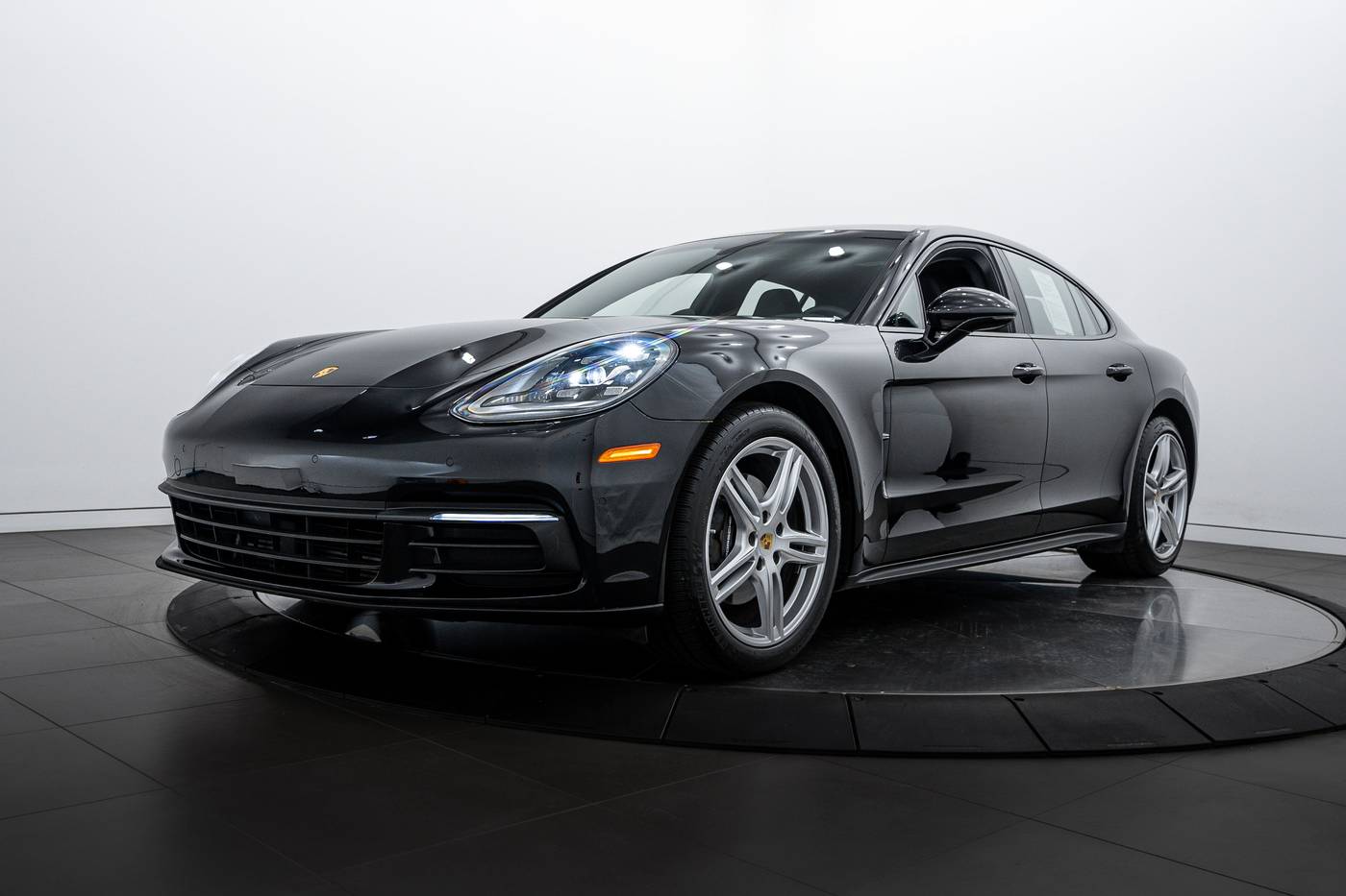 2017 Porsche Panamera 4 — Sedan — 56,551 mi — Highland Park, IL