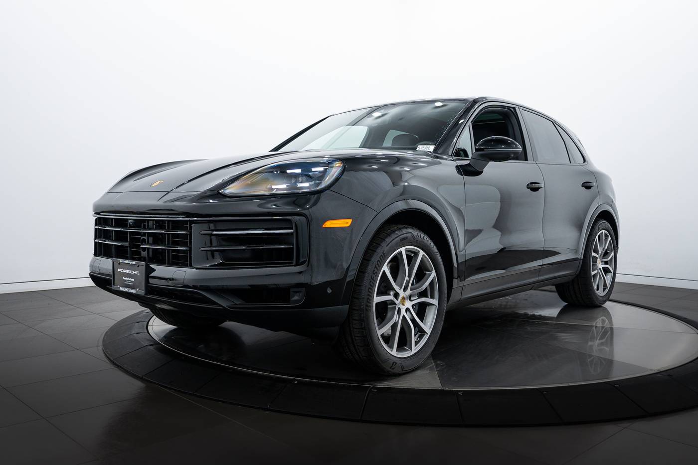 2024 Porsche Cayenne Standard — SUV — 2,135 mi — Highland Park, IL